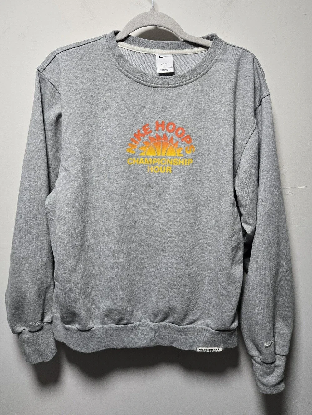 Nike Hoops Championship Hour Sweatshirt Size Large Gray Standard Issue Dri-Fit